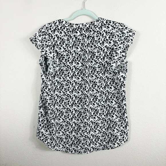 Adrianna Papell Smocked Shoulder Blouse in Floral pattern size M - Picture 3 of 9